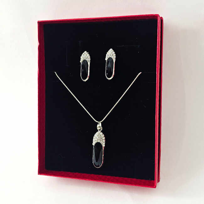 Set accesorii Feeling, din inox, cu cercei, lantisor si pandativ cu cristale, in cutie eleganta, Trust argintiu/negru