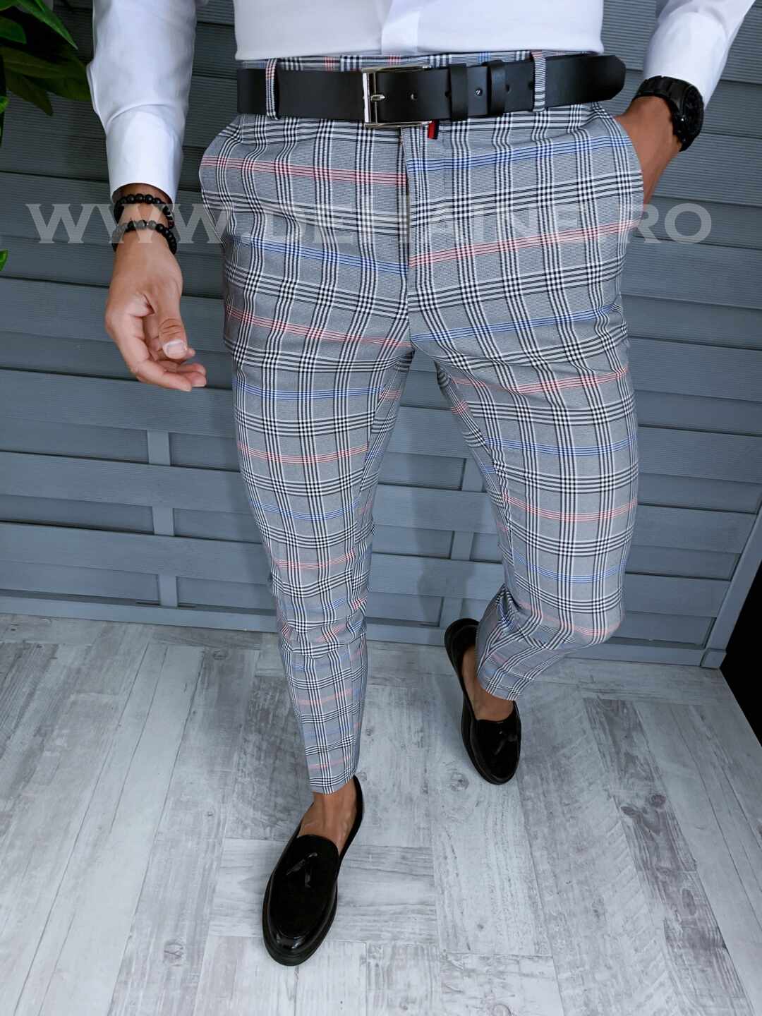 Pantaloni barbati eleganti gri in carouri B1561 B-7