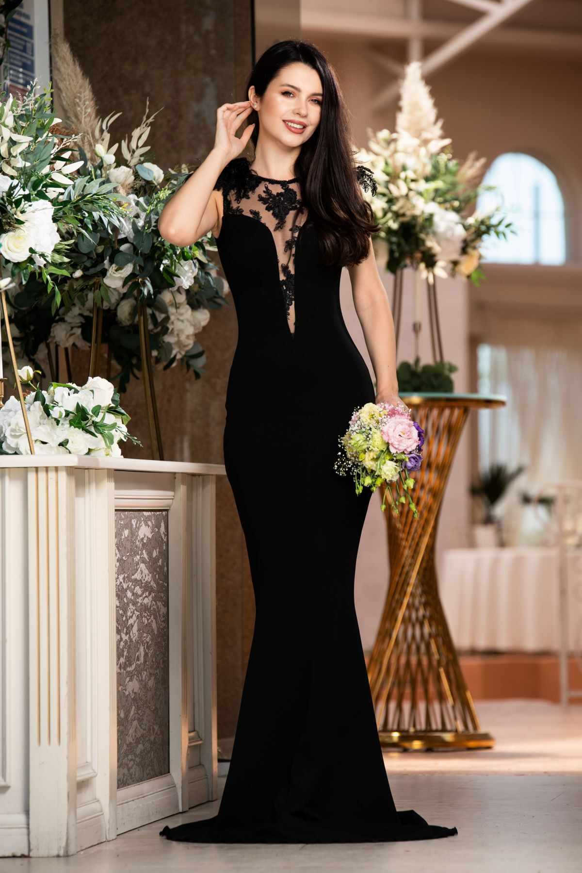 Rochie de lux Kathrin sirena neagra cu flori 3D la umeri si fulgi