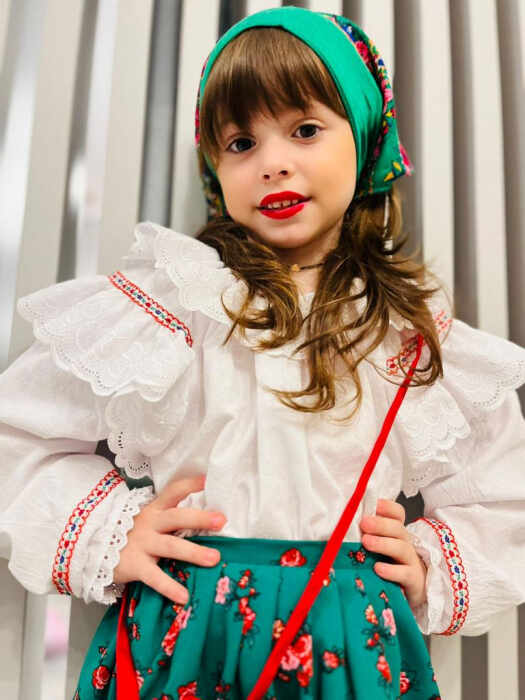 Costum Traditional Fetite Mariuca