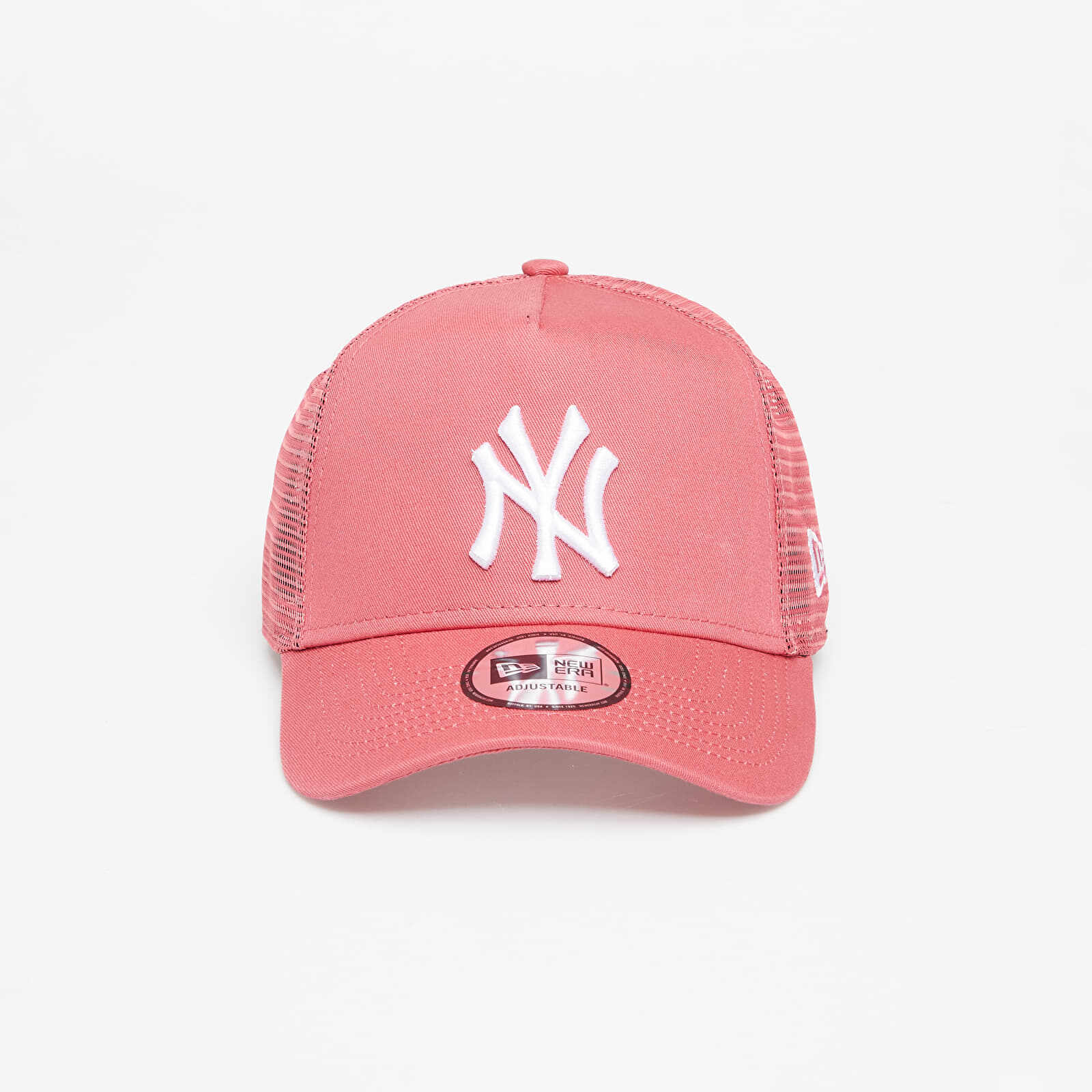 New Era New York Yankees League Essential Trucker Cap Pink